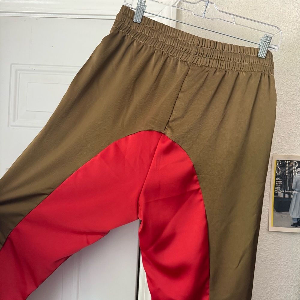 NICE BREED men’s brown red color blocked slim tapered elastic waist satin pants - Picture 5 of 7